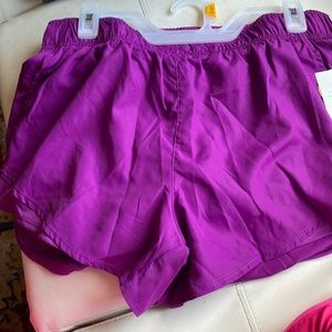 Athletic world size L brand new